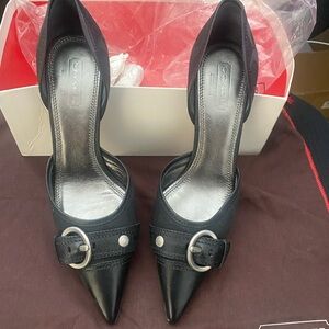 Coach Alecksa Signature Black Canvas Pumps Sz 9.5 
W/Dust bag  3” heel